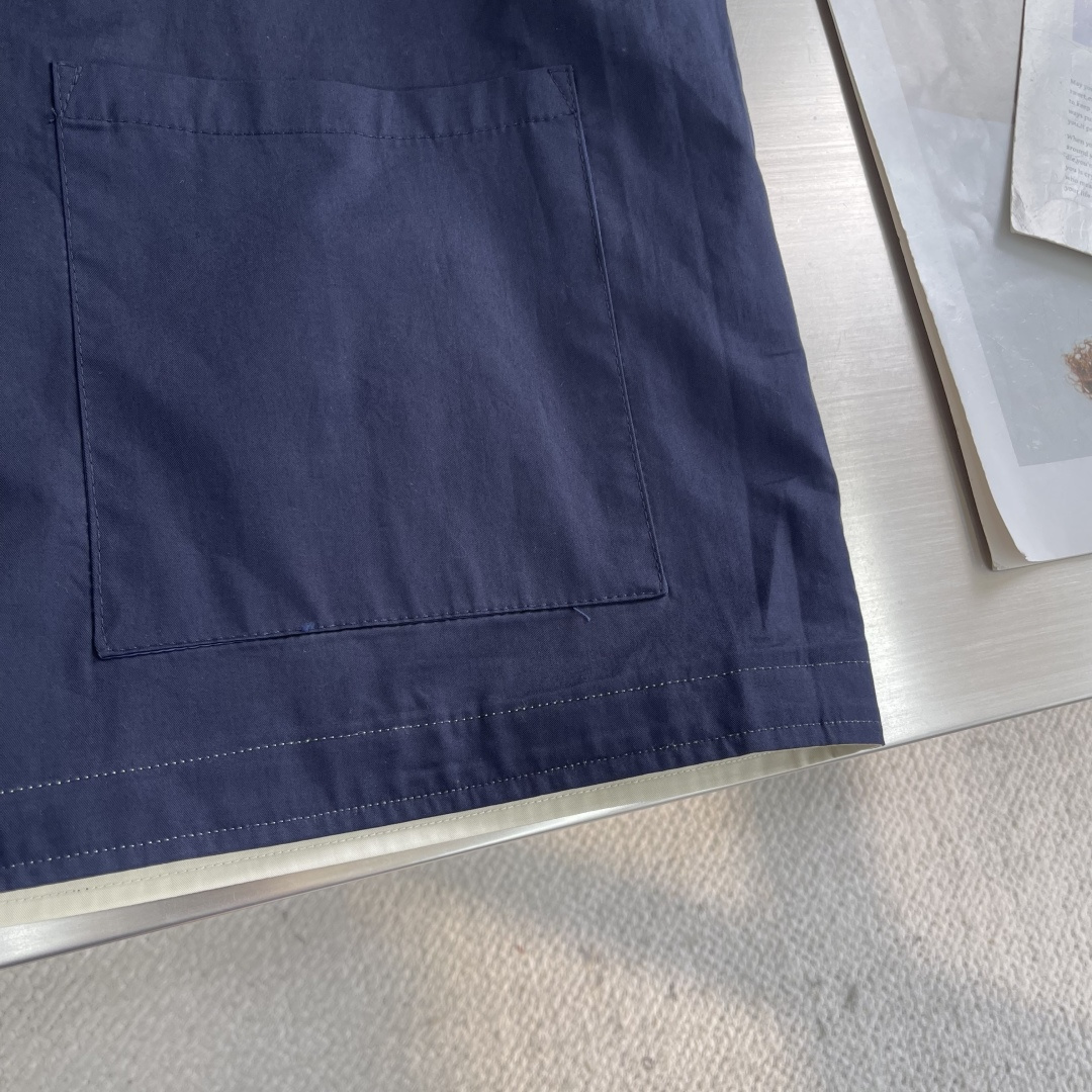 -Dio 2025秋冬新款双面穿着夹克外套选用100%进口西班牙贡缎棉纱线，辅以特殊的水洗刺布工艺，让面