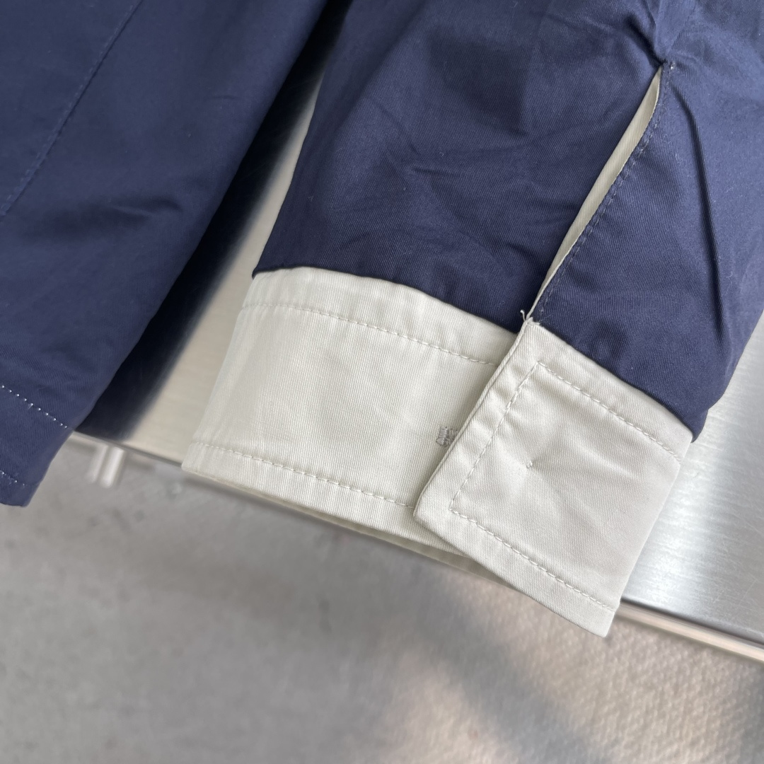 -Dio 2025秋冬新款双面穿着夹克外套选用100%进口西班牙贡缎棉纱线，辅以特殊的水洗刺布工艺，让面