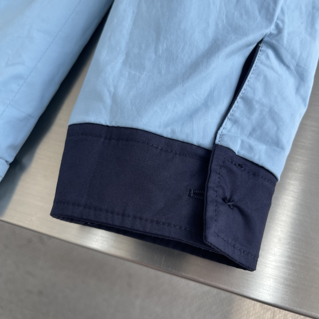 -Dio 2025秋冬新款双面穿着夹克外套选用100%进口西班牙贡缎棉纱线，辅以特殊的水洗刺布工艺，让面