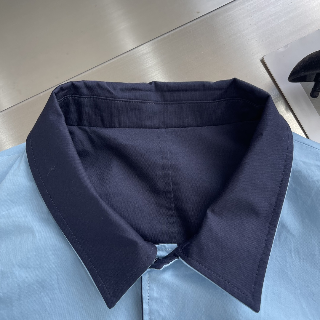 -Dio 2025秋冬新款双面穿着夹克外套选用100%进口西班牙贡缎棉纱线，辅以特殊的水洗刺布工艺，让面