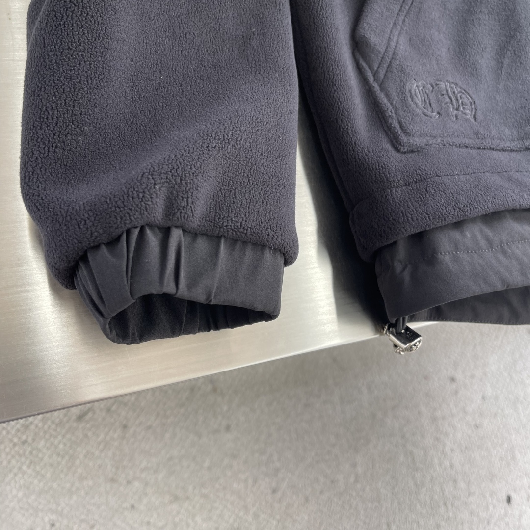 -CH 克罗心 25秋冬新款系列爆版再现 回圈摇粒绒底面料、松版连帽型、正面飾有曼徳拉草刺绣、抽绳连帽衣