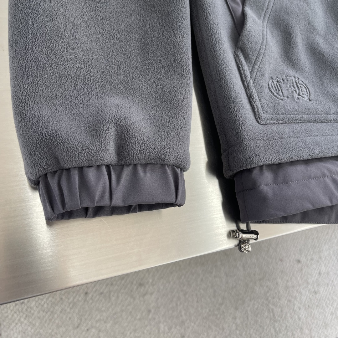 -CH 克罗心 25秋冬新款系列爆版再现 回圈摇粒绒底面料、松版连帽型、正面飾有曼徳拉草刺绣、抽绳连帽衣