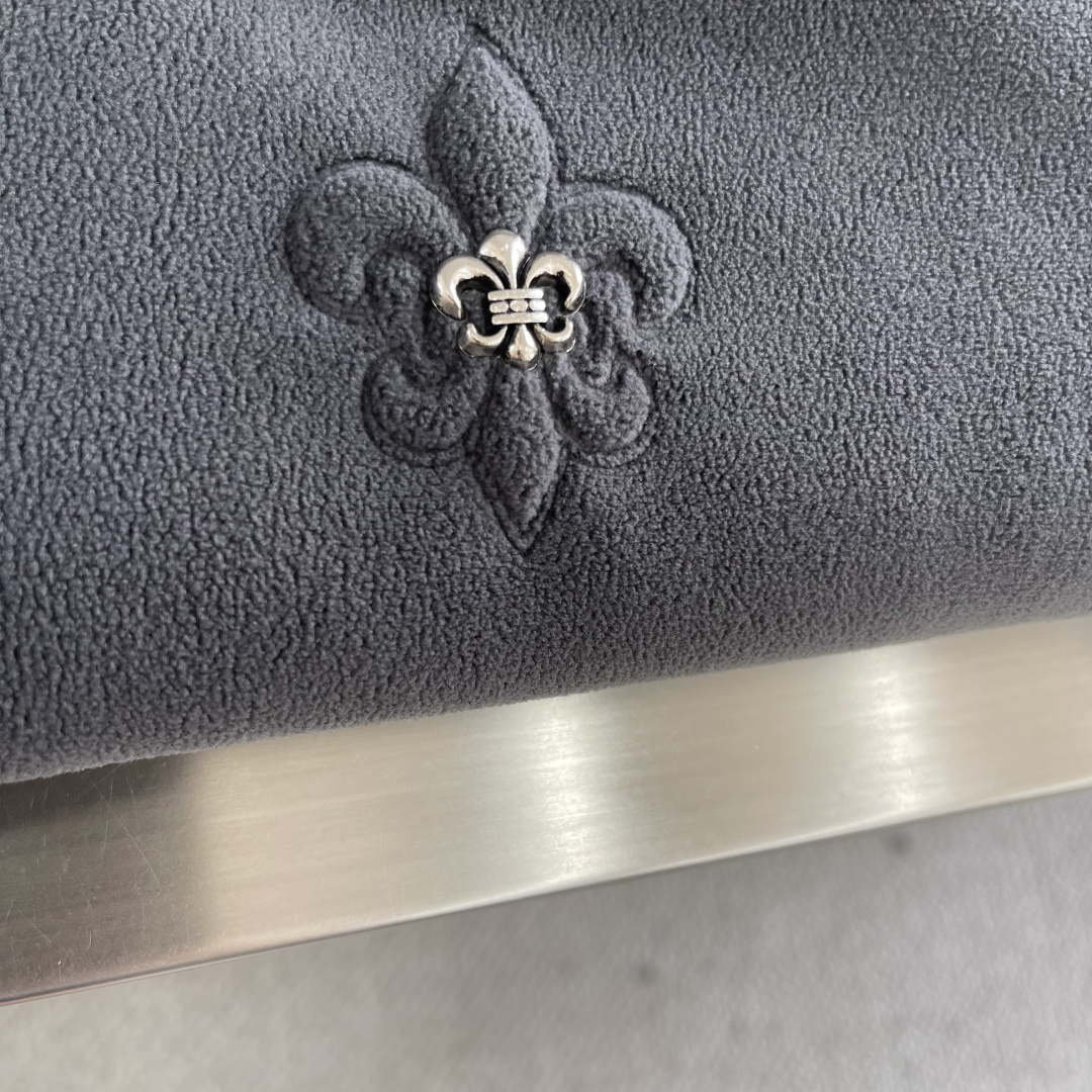 -CH 克罗心 25秋冬新款系列爆版再现 回圈摇粒绒底面料、松版连帽型、正面飾有曼徳拉草刺绣、抽绳连帽衣