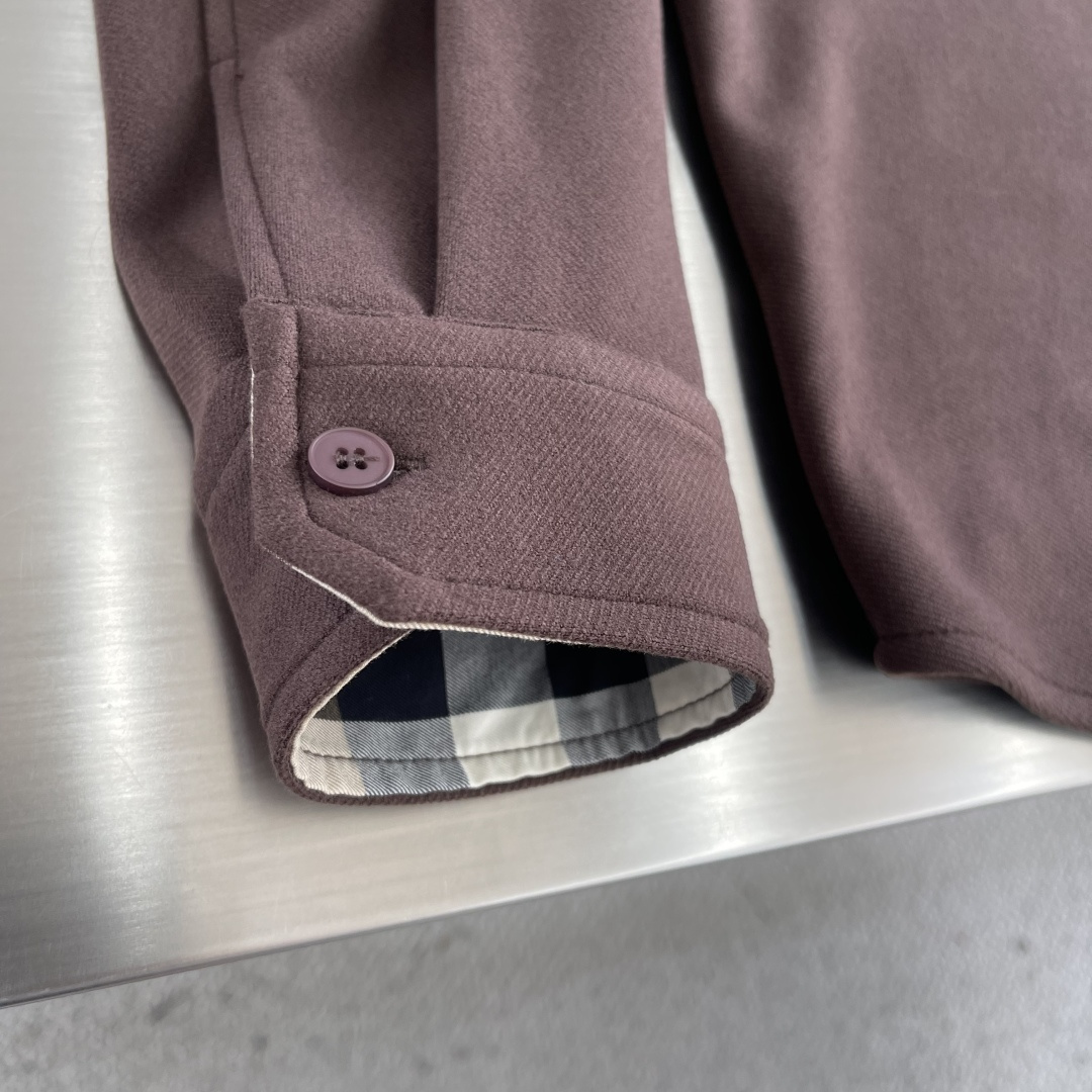 -BBR 2025秋冬新品双色长袖衬衣低调登场 定制粗肌理面料，89%宝丽特＋8%氨纶纤维，特殊材质碰撞