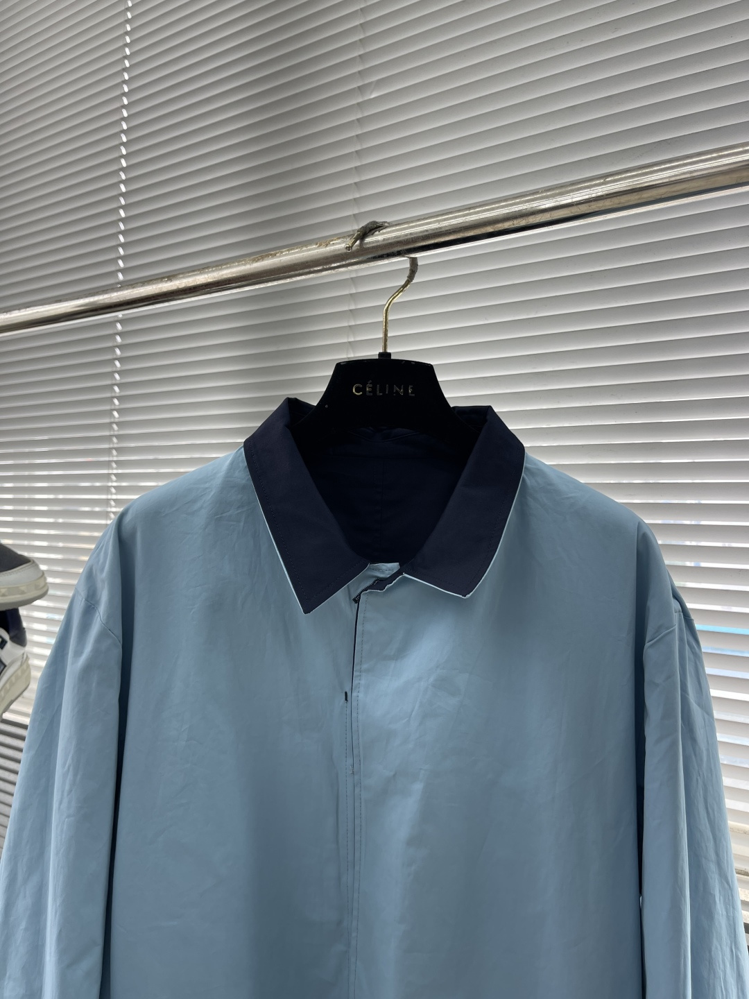 -Dio 2025秋冬新款双面穿着夹克外套选用100%进口西班牙贡缎棉纱线，辅以特殊的水洗刺布工艺，让面