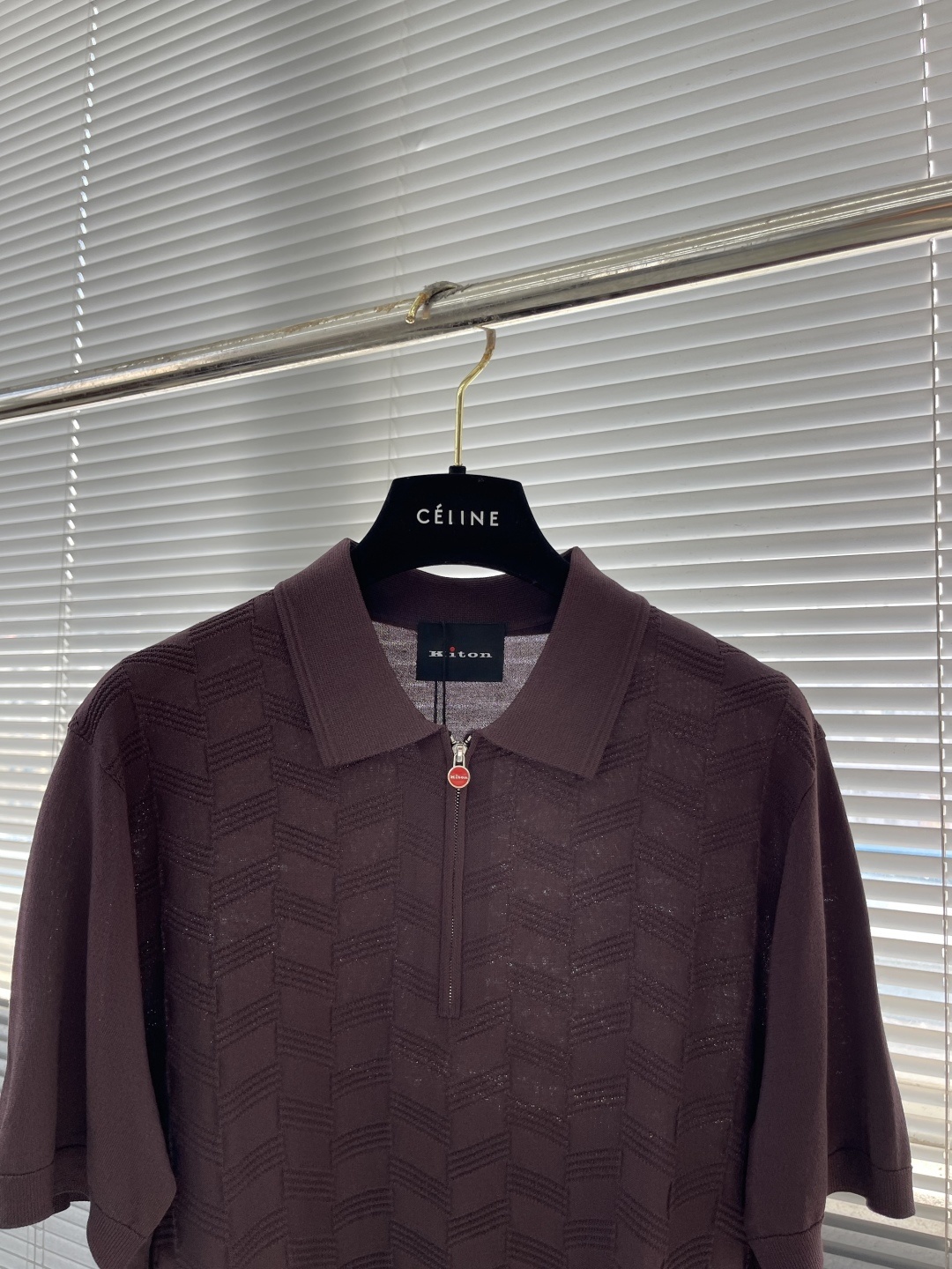 -KITON 25SS春夏新款科技纤维混纺针织翻领短Tee,男士红标拉链门襟斜条纹嵌花针织短袖Polo衫