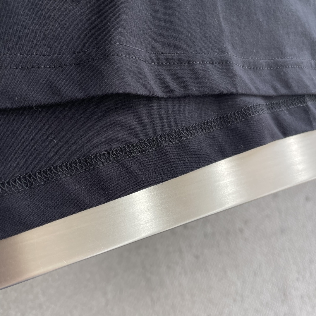 -MARNI 25ss新款圆领Logo贴标平直下摆长袖T恤 男款 码数：46.48.50.52衣长676