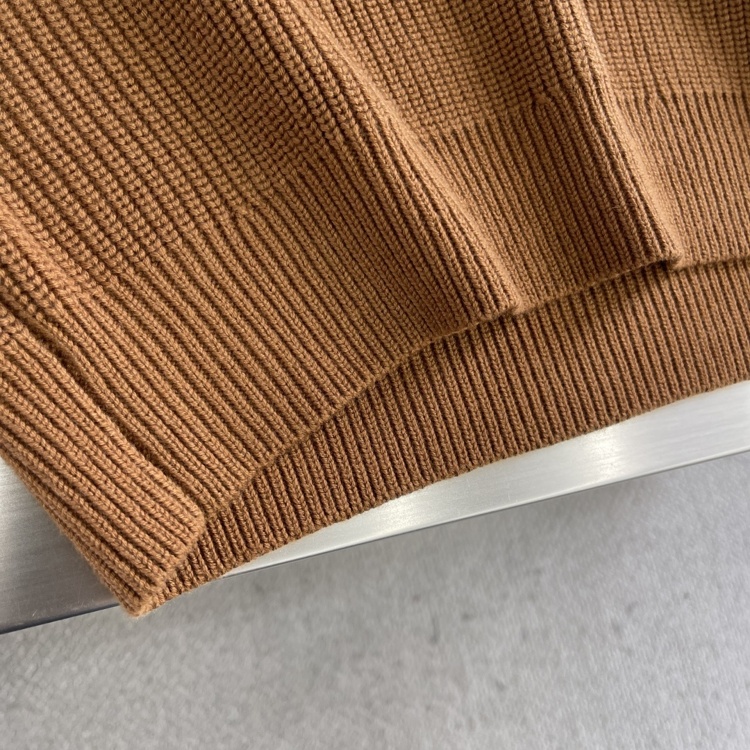 -Loro Piana 25ss新款针织毛衣纽扣圆领 卡其色 男女同款 高版本码数：S.M.L.XL.X
