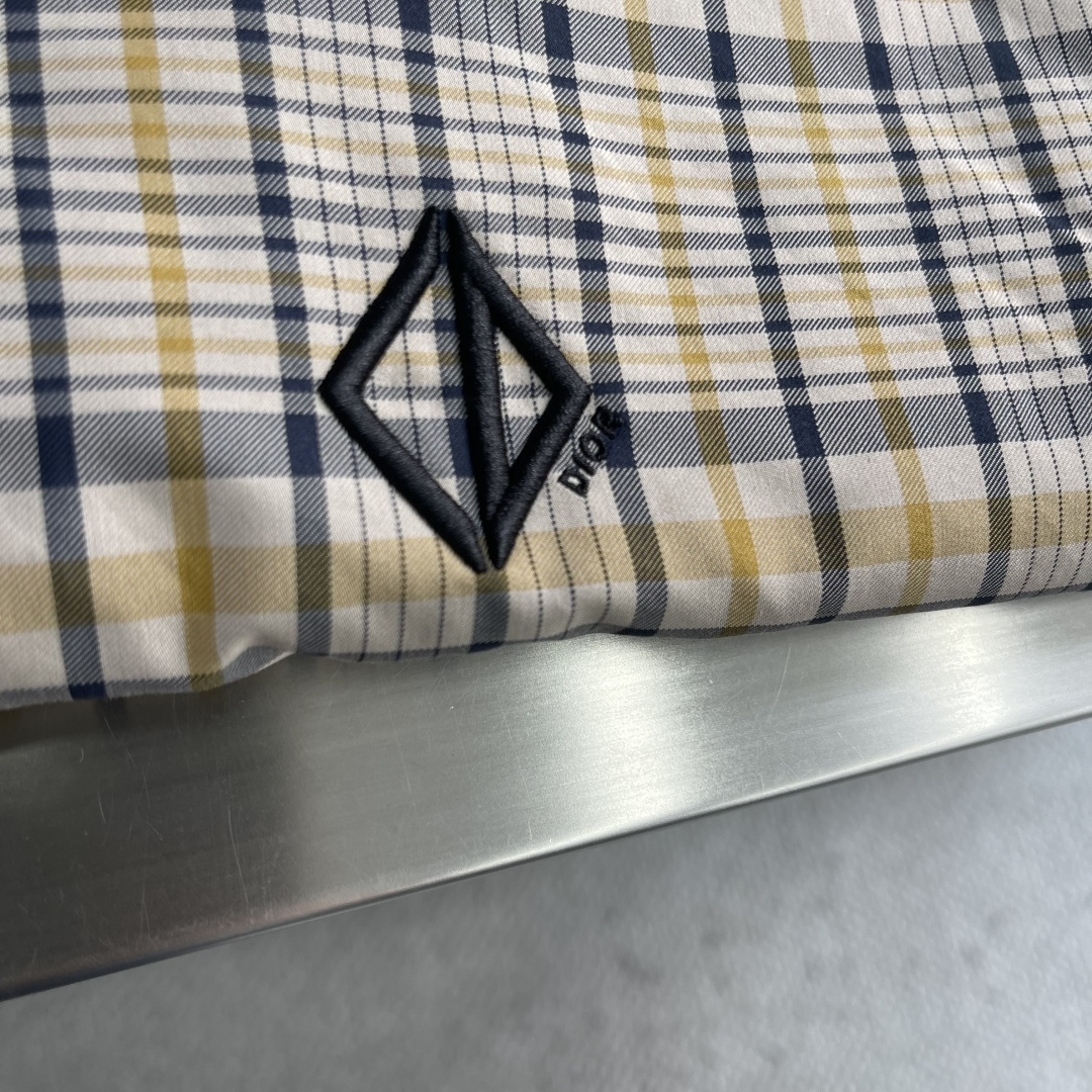 -Dio 25fw新款米色棉质混纺面料格子图案CD Diamond 刺绣拉链夹克衬衫，这款拉链衬衫重新诠