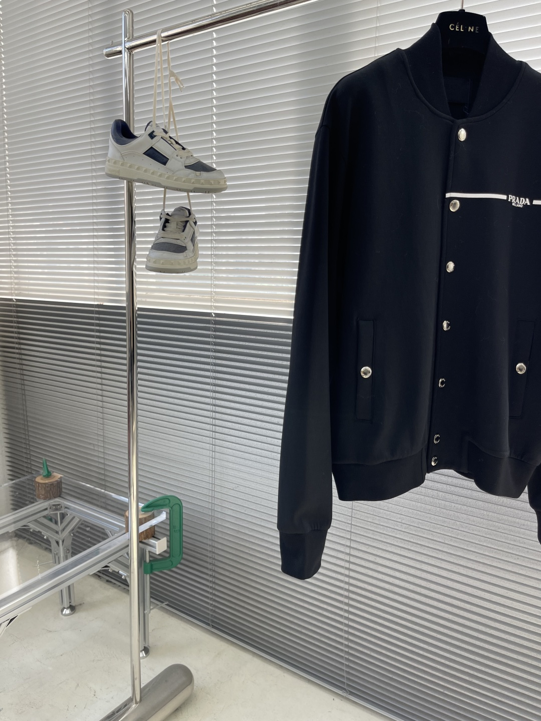 -PRAD 25fw新款棒球服夹克外套，这款棒球服采用百分百进口纯棉面料制作而成，前胸专属P家立体字母l