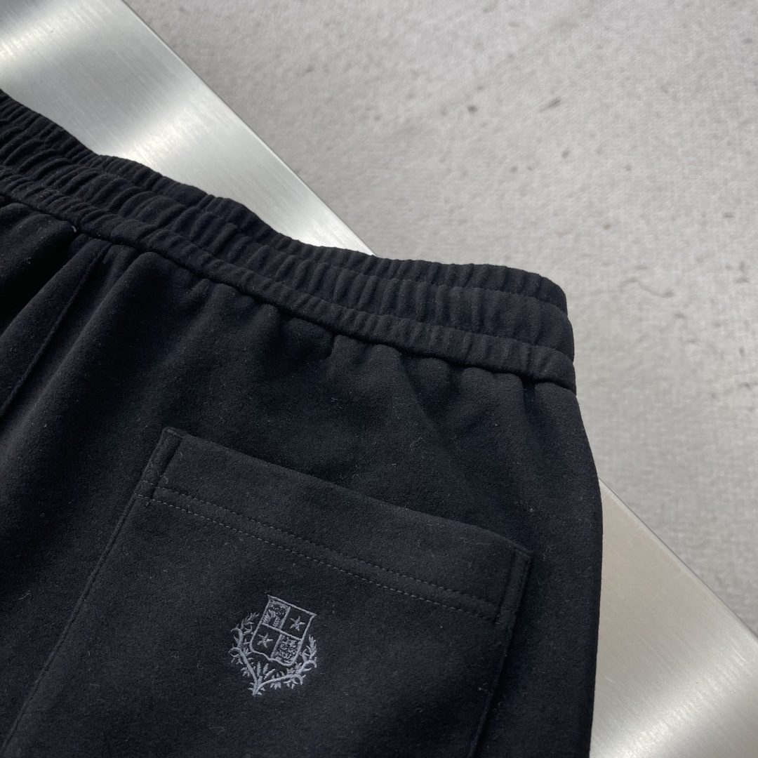 -Loro Piana 25秋冬新款羊毛混纺长裤奢华净享，天然之美。精选羊毛、醋酸纤维、弹力纤维及氨纶四