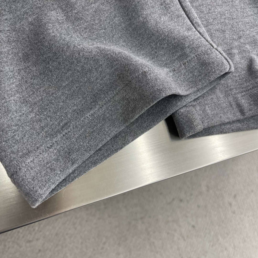-Loro Piana 25秋冬新款羊毛混纺长裤奢华净享，天然之美。精选羊毛、醋酸纤维、弹力纤维及氨纶四