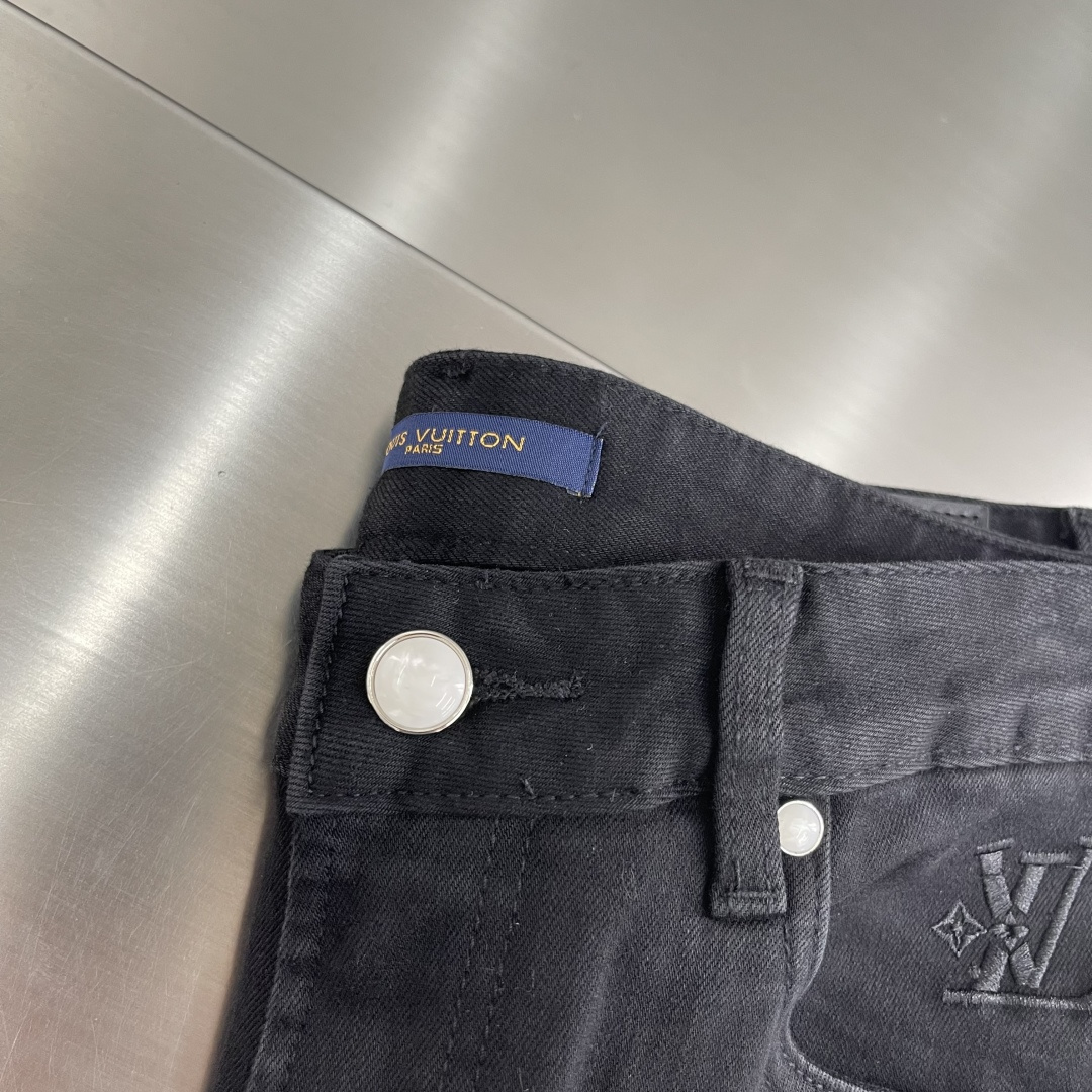 -驴牌 25FW秋冬新款牛仔裤，高端品质，面料超级柔软舒适 小直筒版型，上身修长，万能搭配款码数: 29