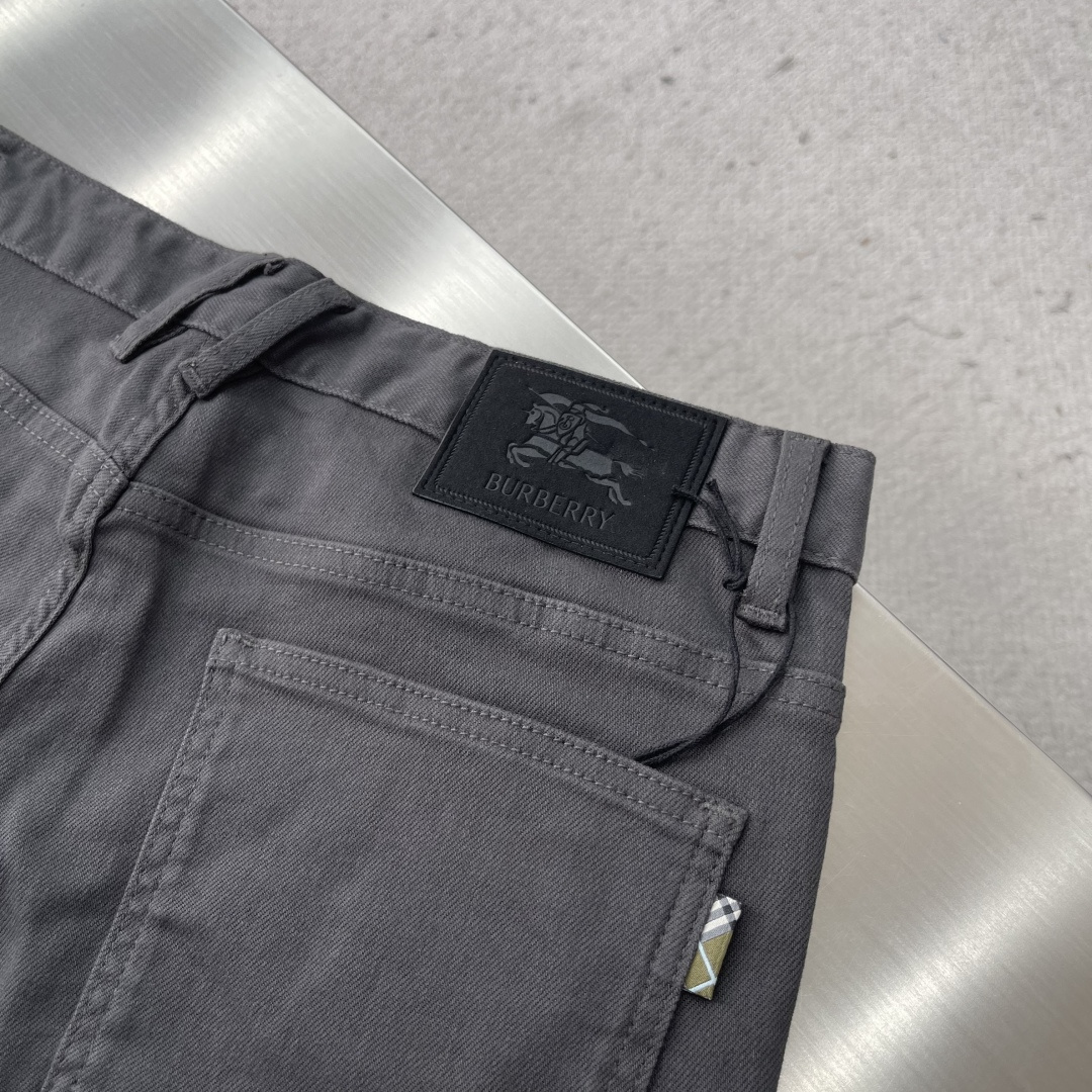 -BBR 25FW秋冬最新款休闲牛仔裤，高端系列，面料带弹力，舒适度高，腰头经典格子双包设计，小直筒版型