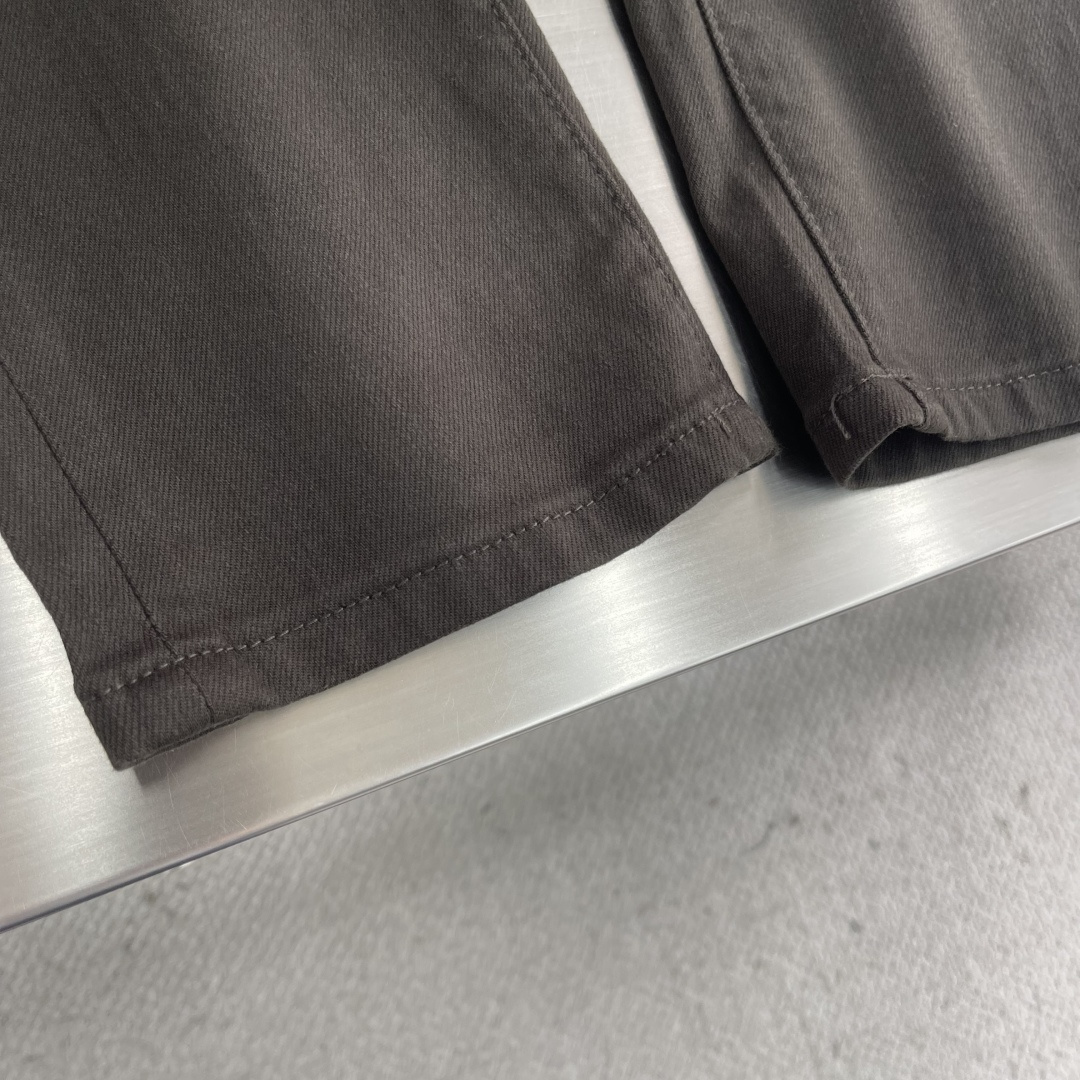 -BBR 25FW秋冬最新款休闲牛仔裤，高端系列，面料带弹力，舒适度高，腰头经典格子双包设计，小直筒版型