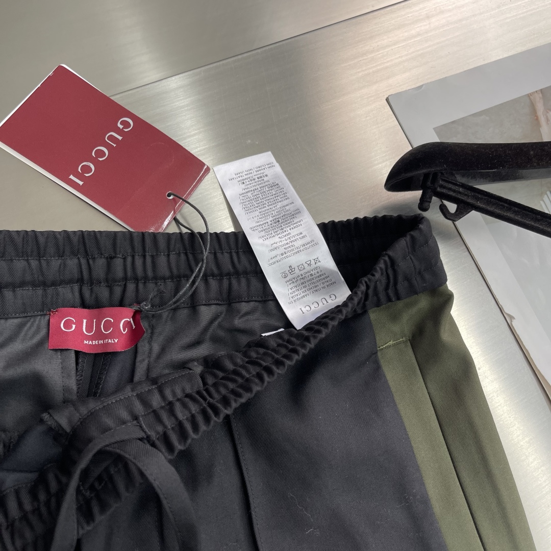 -GUCC 25fw拼接撞色运动休闲裤，侧面拼接卡其 高版本 码数：S.M.L.XL.侧长 102103