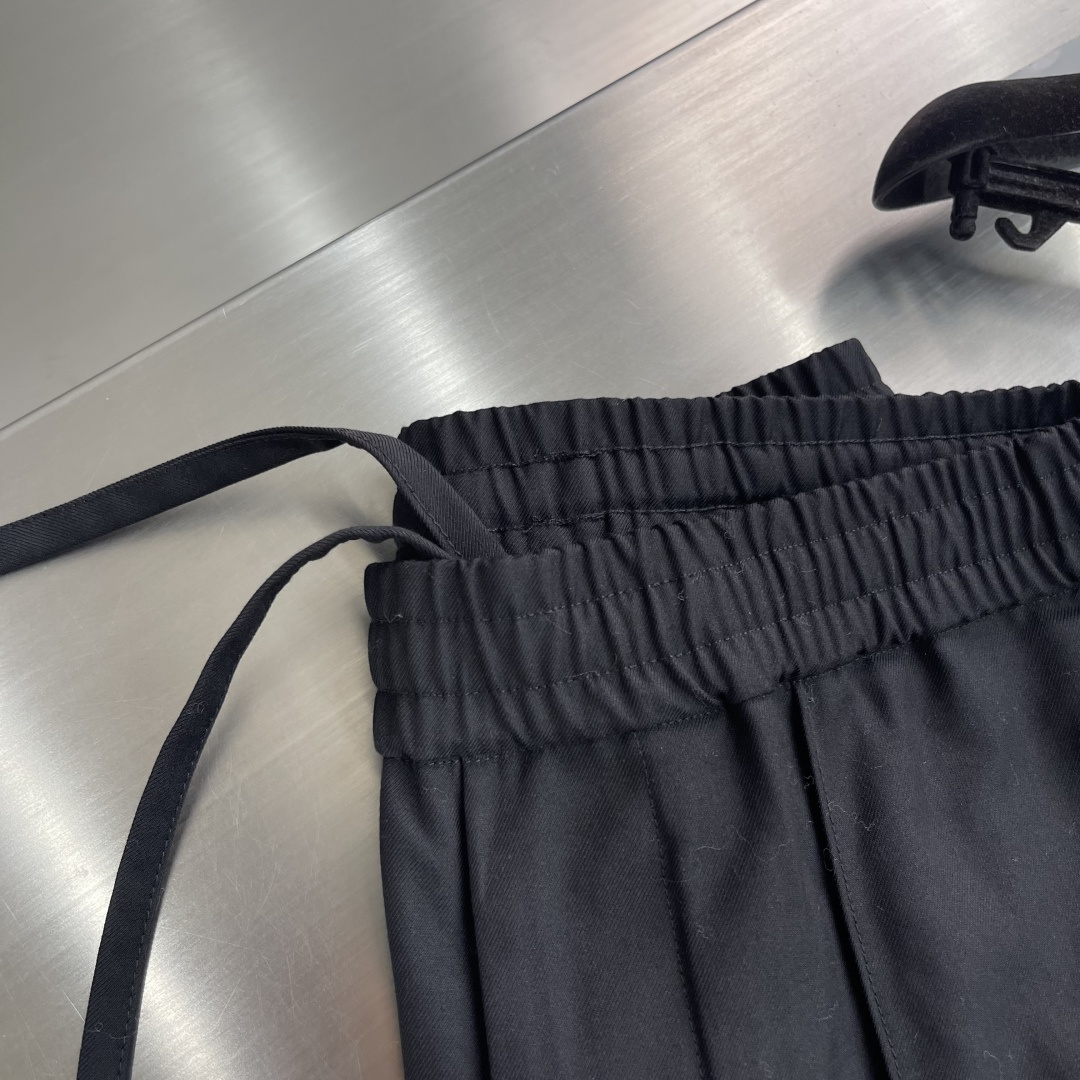 -GUCC 25fw拼接撞色运动休闲裤，侧面拼接卡其 高版本 码数：S.M.L.XL.侧长 102103