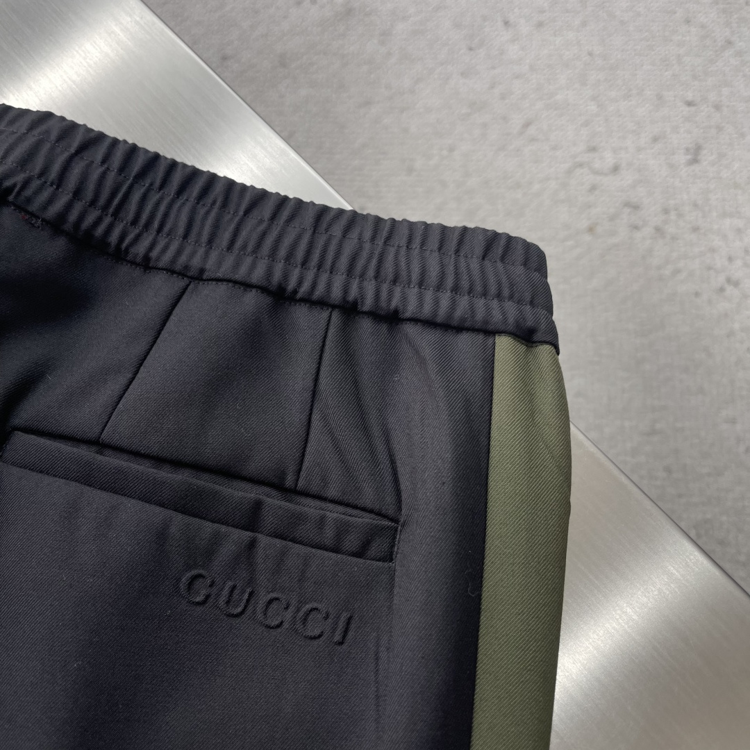 -GUCC 25fw拼接撞色运动休闲裤，侧面拼接卡其 高版本 码数：S.M.L.XL.侧长 102103