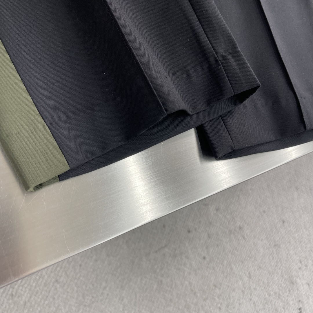 -GUCC 25fw拼接撞色运动休闲裤，侧面拼接卡其 高版本 码数：S.M.L.XL.侧长 102103