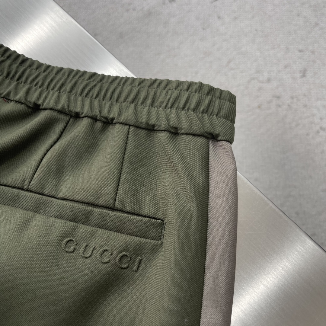 -GUCC 25fw拼接撞色运动休闲裤，侧面拼接卡其 高版本 码数：S.M.L.XL.侧长 102103