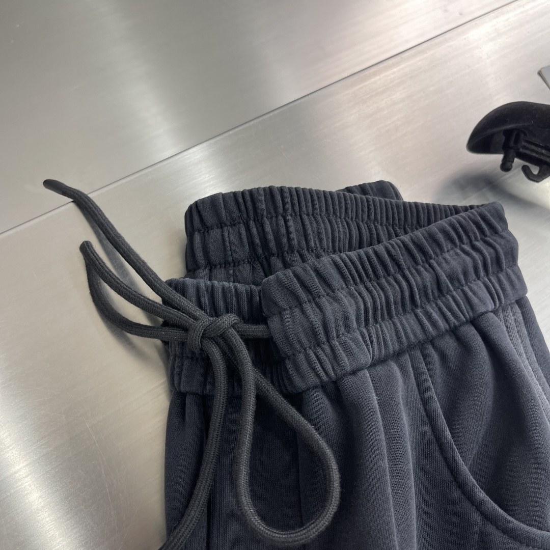 -Dio 25fw新款，logo字母印花洗水造旧磨卫裤，复古洗水造旧工艺 手工刷白定制面料 直筒设计 剪