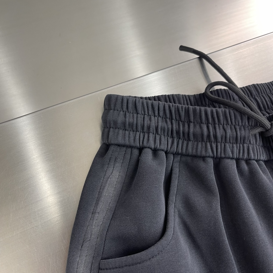 -Dio 25fw新款，logo字母印花洗水造旧磨卫裤，复古洗水造旧工艺 手工刷白定制面料 直筒设计 剪