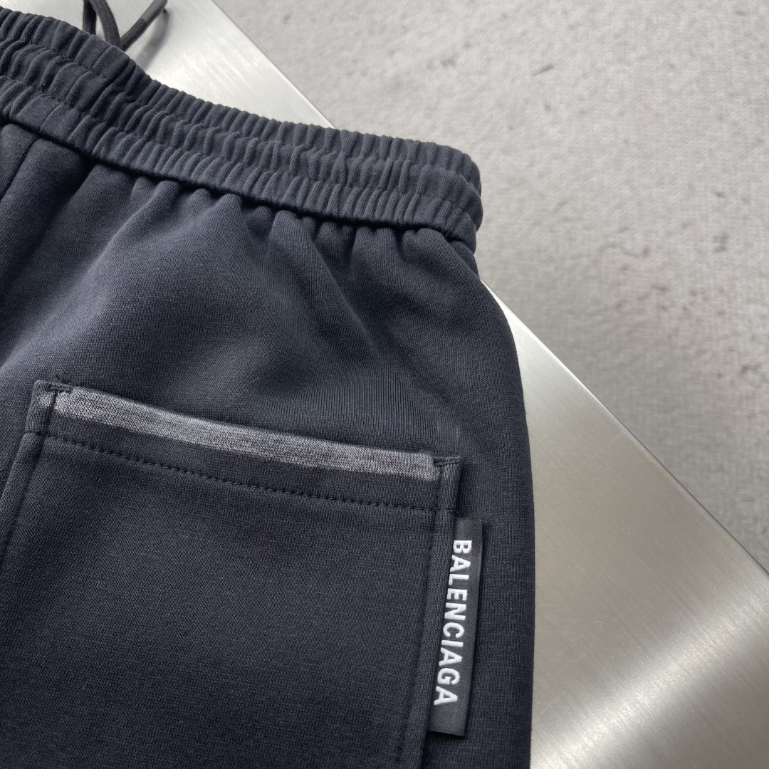 -Balenciag 新款Pu马联名logo字母印花洗水造旧磨卫裤，复古洗水造旧工艺 手工刷白，定制面料