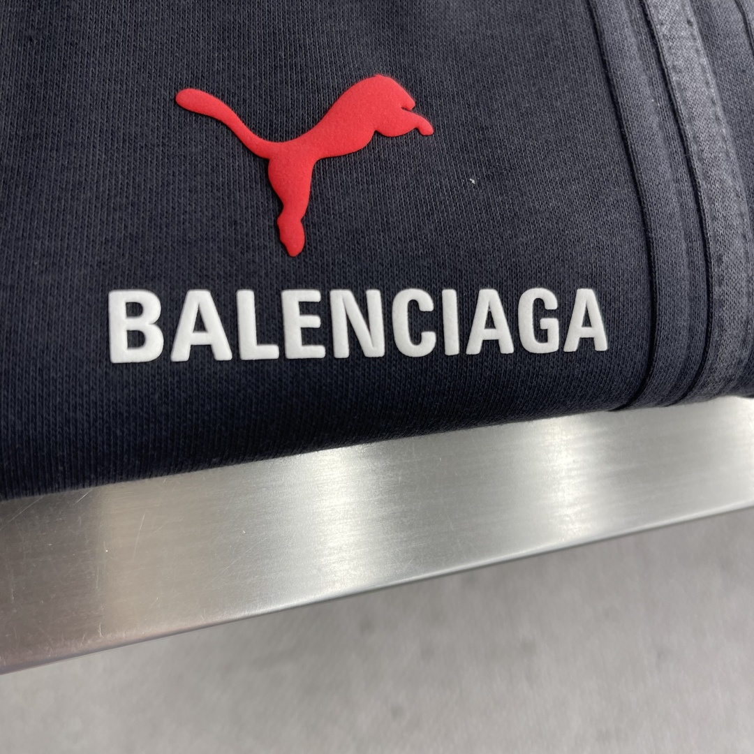 -Balenciag 新款Pu马联名logo字母印花洗水造旧磨卫裤，复古洗水造旧工艺 手工刷白，定制面料