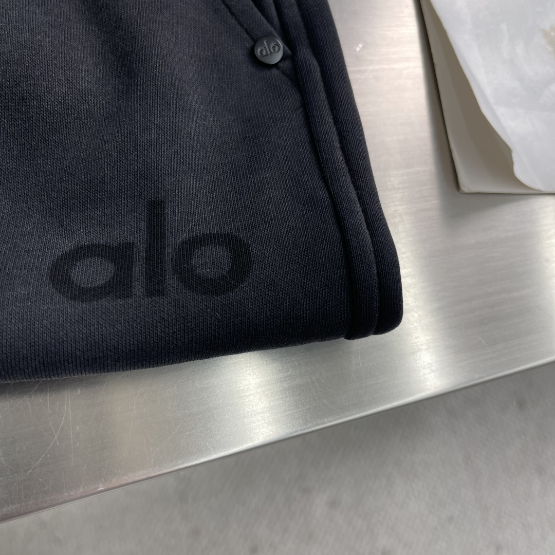 -Alo，新款休闲长裤，logo字母印花洗水造旧磨卫裤，复古洗水造旧工艺 刷白渐变，定制面料 直筒设计 