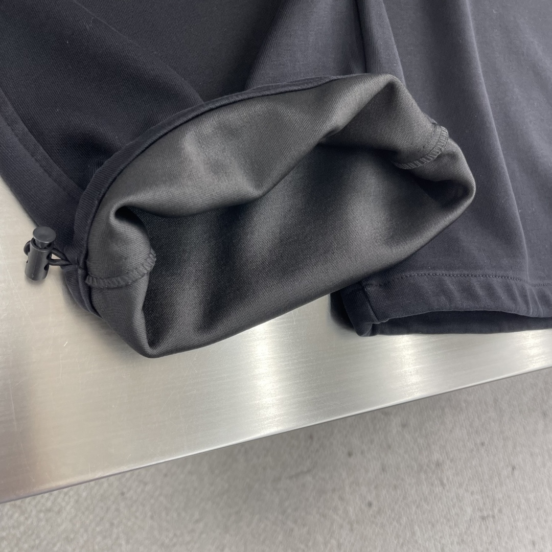 -Alo，新款休闲长裤，logo字母印花洗水造旧磨卫裤，复古洗水造旧工艺 刷白渐变，定制面料 直筒设计 