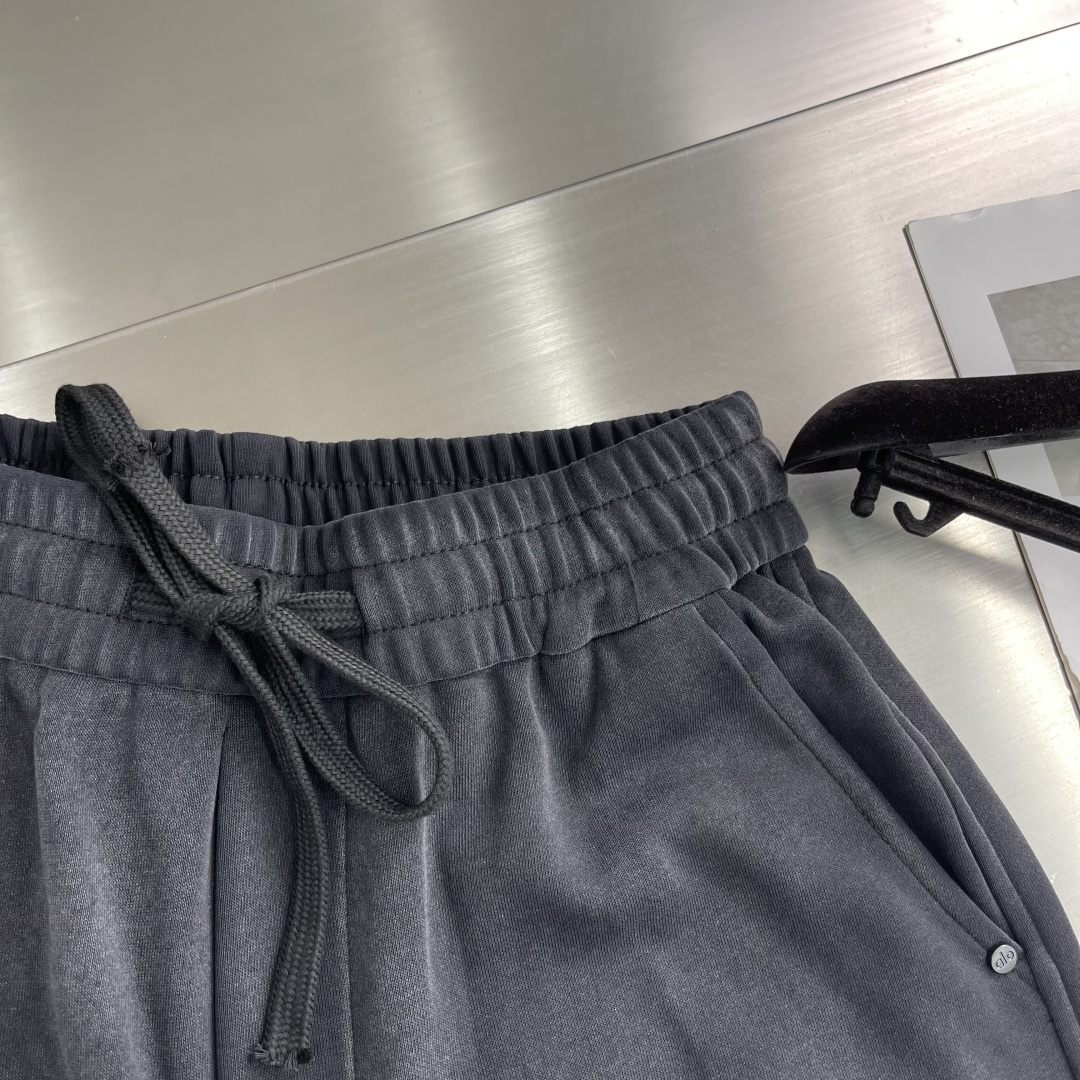 -Alo，新款休闲长裤，logo字母印花洗水造旧磨卫裤，复古洗水造旧工艺 刷白渐变，定制面料 直筒设计 