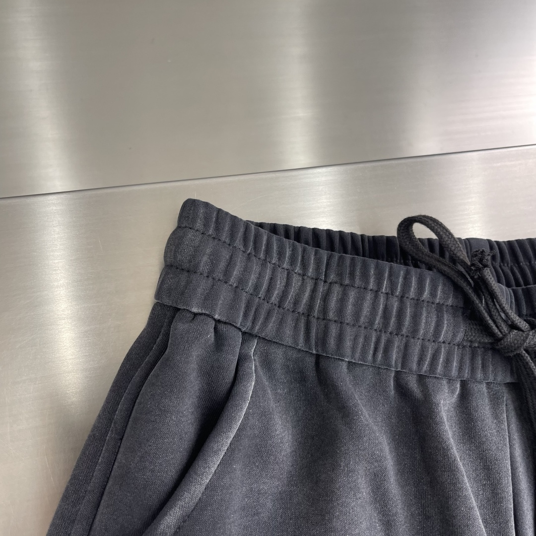 -Alo，新款休闲长裤，logo字母印花洗水造旧磨卫裤，复古洗水造旧工艺 刷白渐变，定制面料 直筒设计 