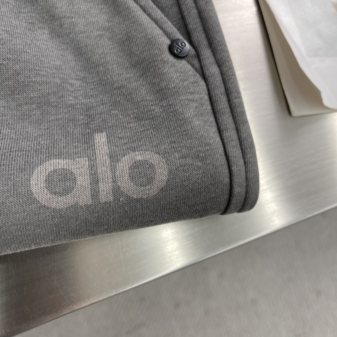 -Alo，新款休闲长裤，logo字母印花洗水造旧磨卫裤，复古洗水造旧工艺 刷白渐变，定制面料 直筒设计 