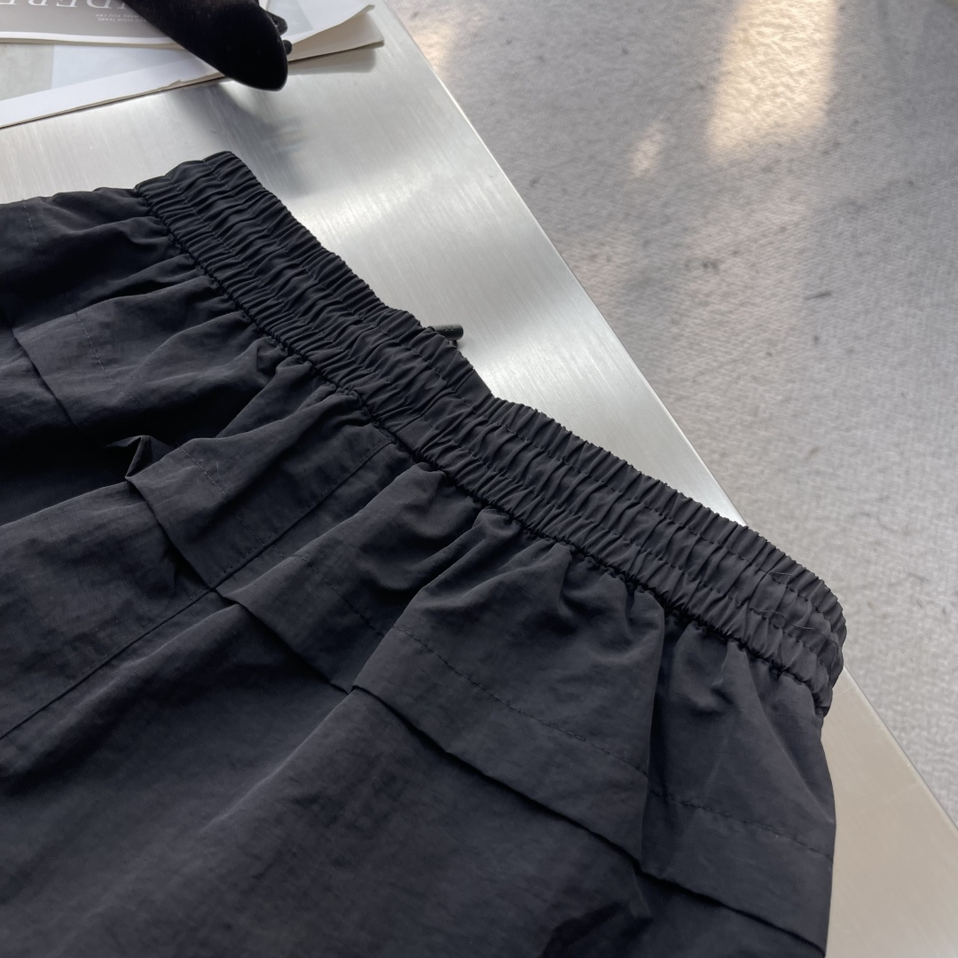 -Dio 25fw新款工装裤，重工翻盖口袋款 松紧腰头，logo胶牌➕logo五金配件，精选防风防水面料