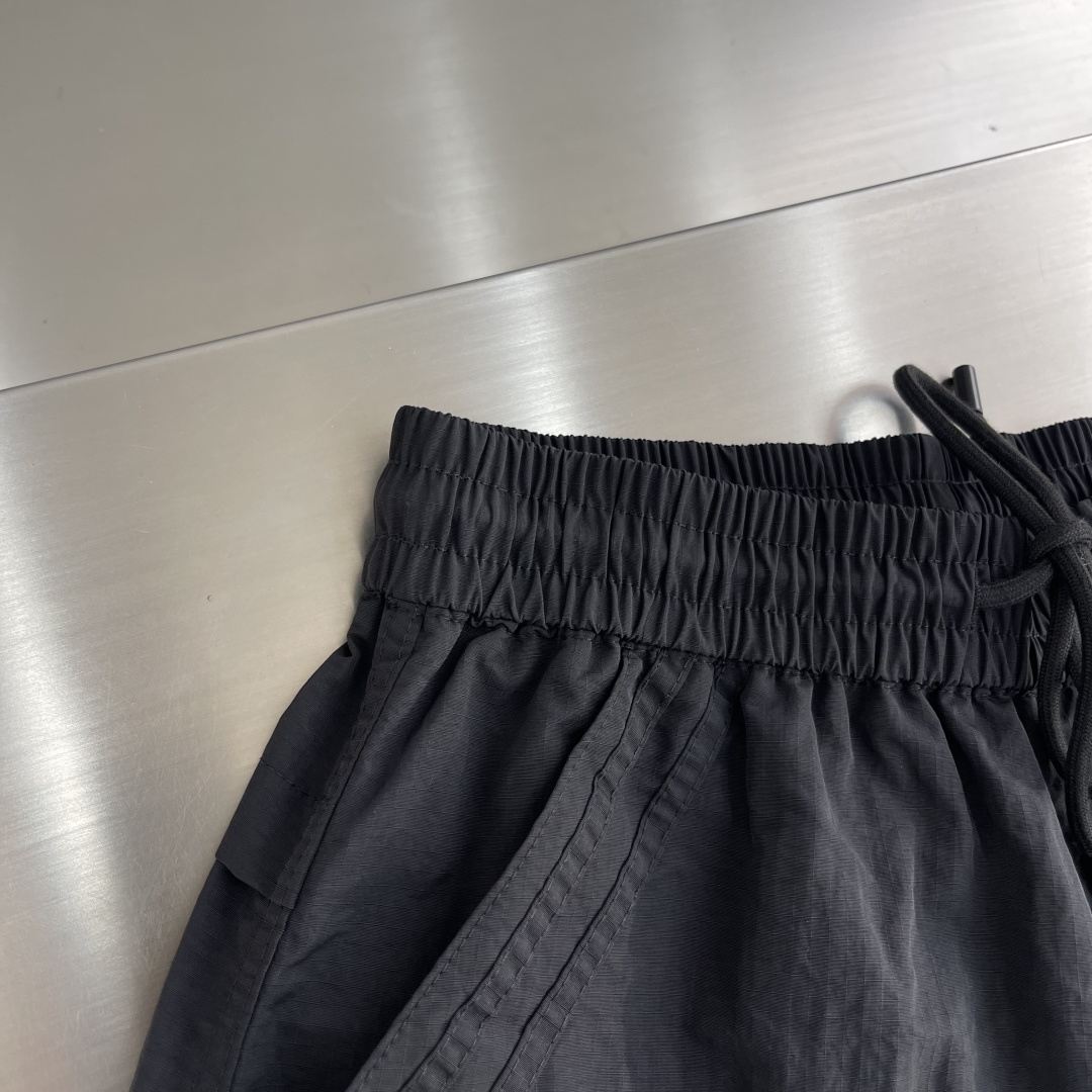 -Dio 25fw新款工装裤，重工翻盖口袋款 松紧腰头，logo胶牌➕logo五金配件，精选防风防水面料