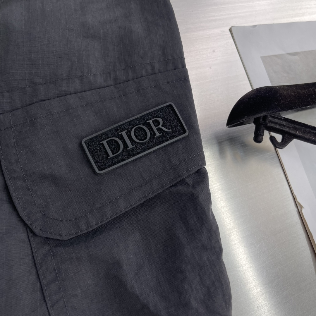 -Dio 25fw新款工装裤，重工翻盖口袋款 松紧腰头，logo胶牌➕logo五金配件，精选防风防水面料