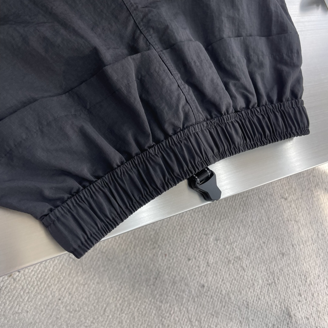 -Y-3 25fw新款工装长裤，重工立体口袋款 腰带调节卡扣设计，logo织麦设计装饰 做工精细，宽松工