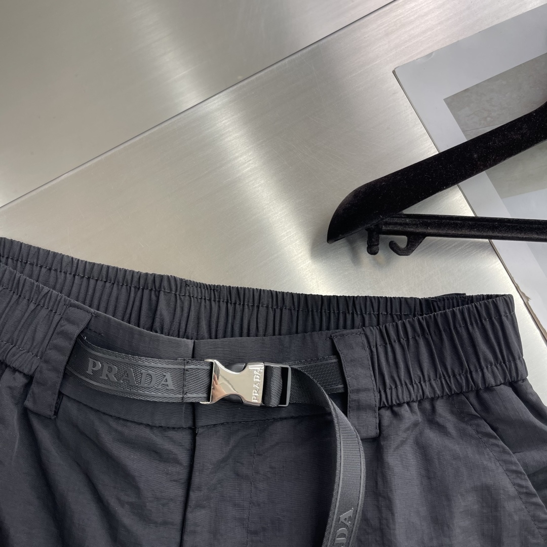 -PRAD 25fw新款重工工装长裤，两侧重工斜插拉链大口袋设计，腰头前开襟后松紧带设计 满足各种腰围，