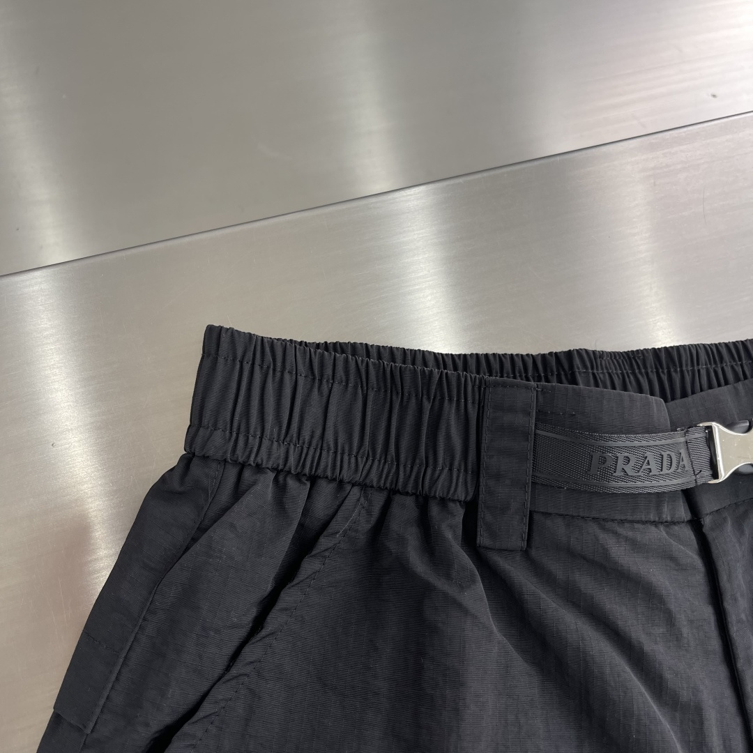 -PRAD 25fw新款重工工装长裤，两侧重工斜插拉链大口袋设计，腰头前开襟后松紧带设计 满足各种腰围，