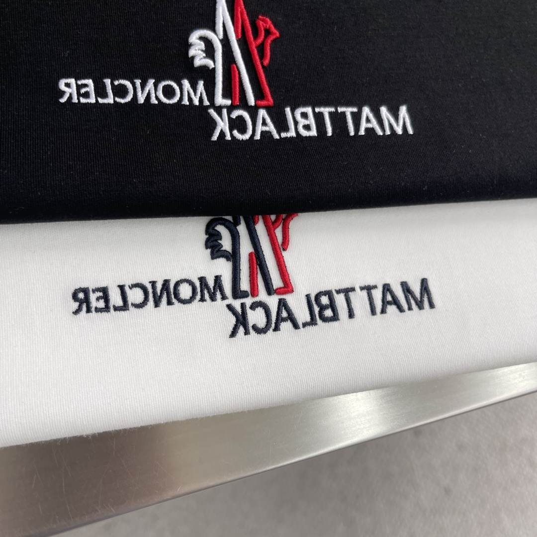 -mon 2025秋冬新款长袖打底T恤。定制面料，定制刺绣logo，舒适性与透气性兼优，柔软抗皱弹性和垂