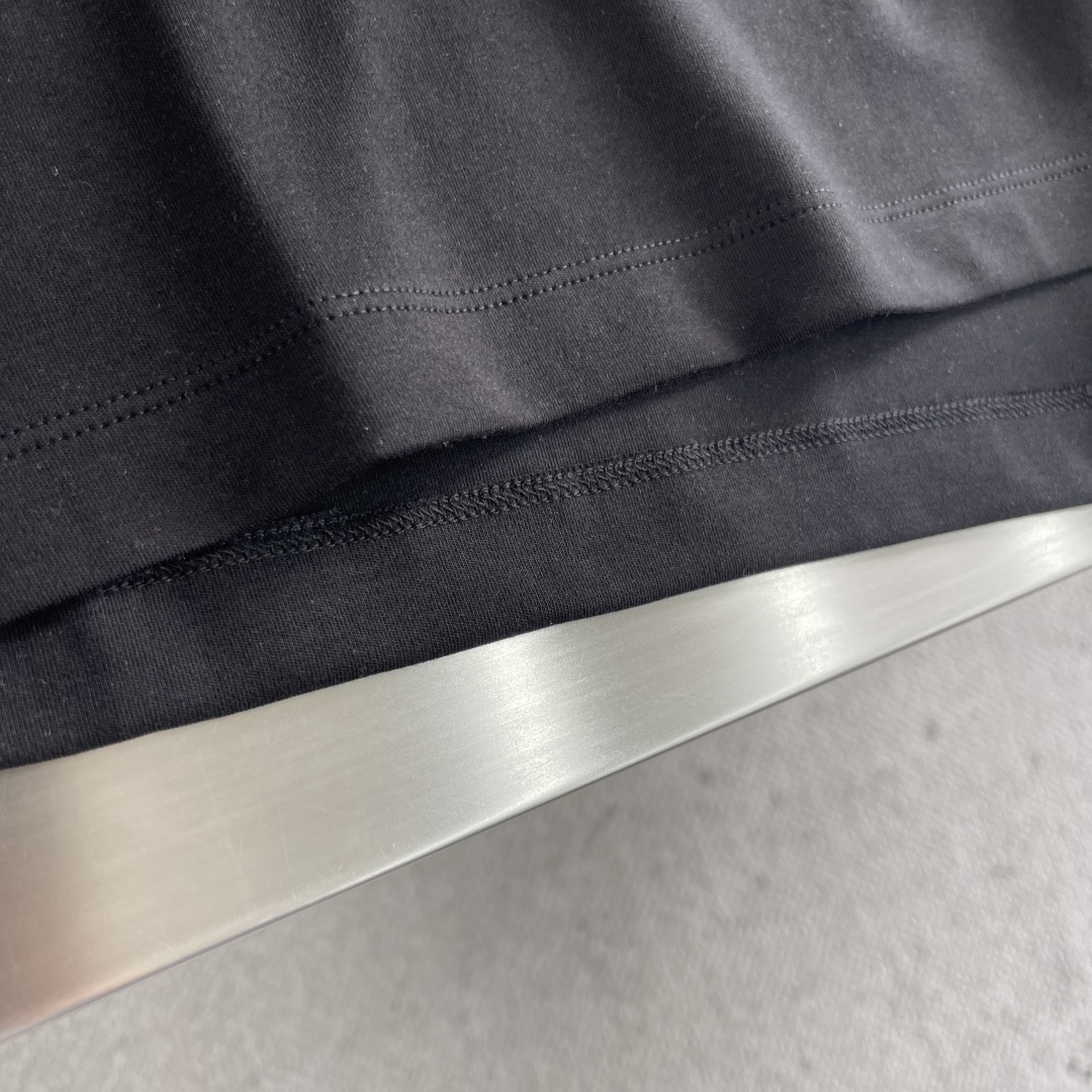 -BBR 2025秋冬新款长袖打底T恤。定制面料，胸前标志性配色logo，舒适性与透气性兼优，柔软抗皱弹