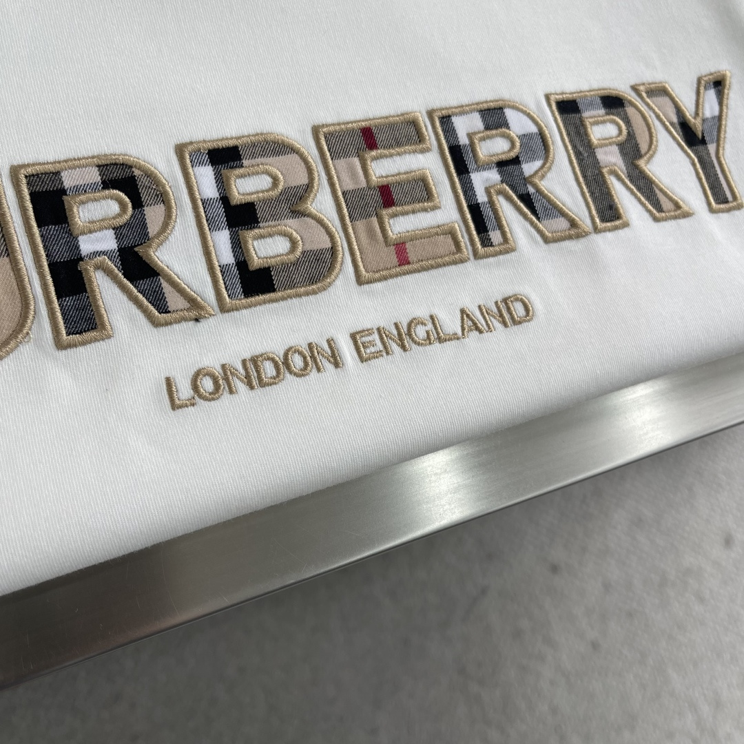 -BBR 2025秋冬新款长袖打底T恤。定制面料，胸前标志性配色logo，舒适性与透气性兼优，柔软抗皱弹