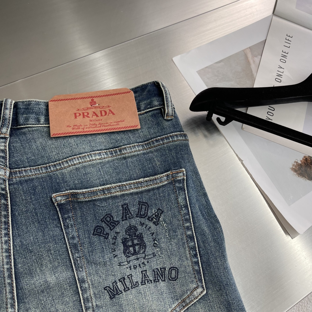 -PRAD 25秋冬完美洗水牛仔裤柔软亲肤面料 奢华头层牛皮腰牌 经典蓝洗水 奢华感订制面料 工艺+洗水