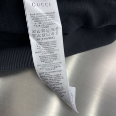 -GUCC 25fw新款饰刺绣针织棉连帽卫衣多款新季针织单品持续匠心演绎品牌元素。这款常规版型连 -GUCC 25fw新款饰刺绣针织棉连帽卫衣多款新季针织单品持续匠心演绎品牌元素。这款常规版型连