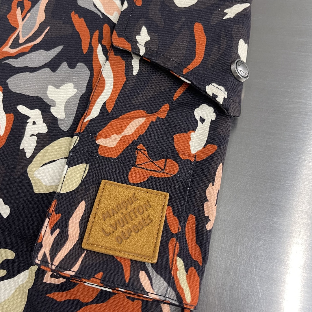 -驴牌 25ss新款 Nigo 联名款迷彩多口袋设计长裤工装裤 男款码数：S.M.L.XL.裤长 106