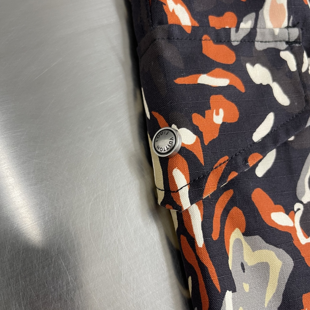 -驴牌 25ss新款 Nigo 联名款迷彩多口袋设计长裤工装裤 男款码数：S.M.L.XL.裤长 106