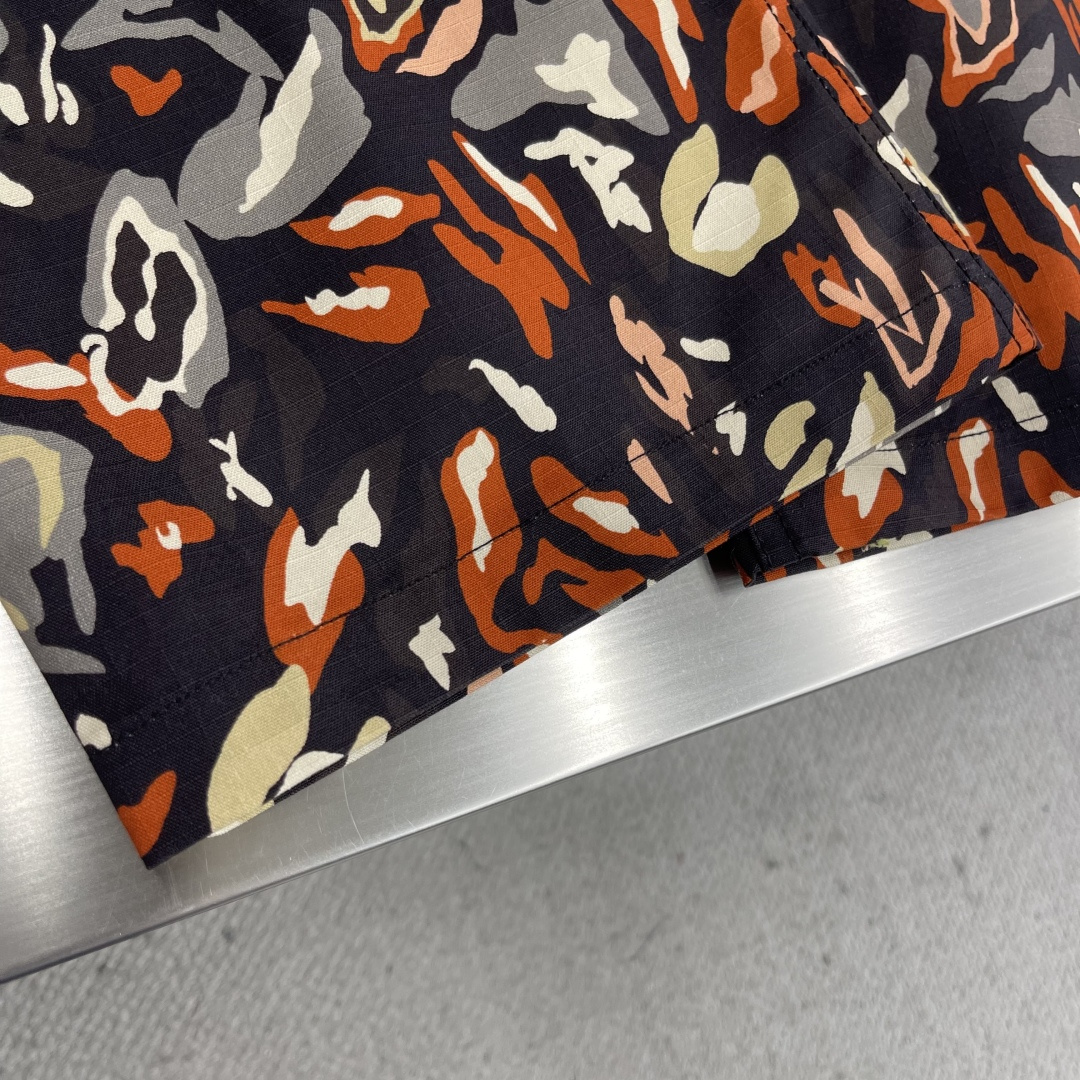 -驴牌 25ss新款 Nigo 联名款迷彩多口袋设计长裤工装裤 男款码数：S.M.L.XL.裤长 106