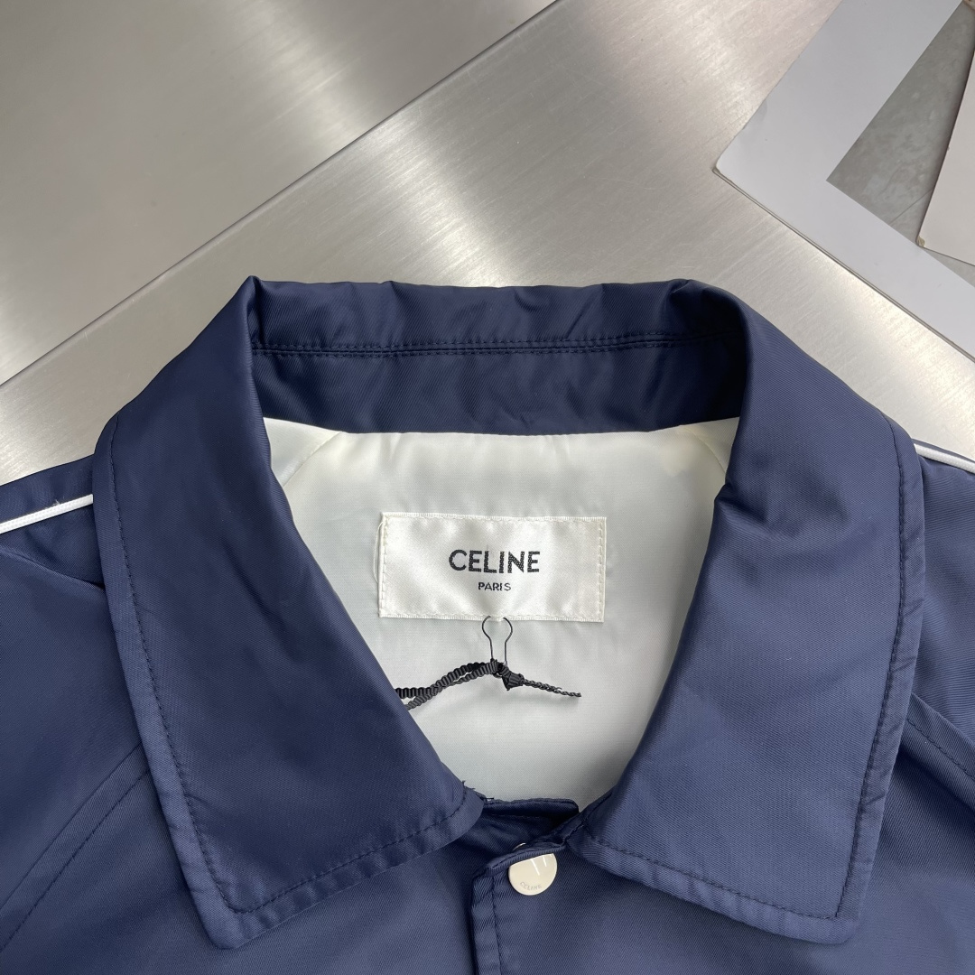 -CELIN 25fw新款学院风棒球服这款棒球服采用蓝色缎面锦纶面料制作而成，前胸与后背搭配有S家独家绣