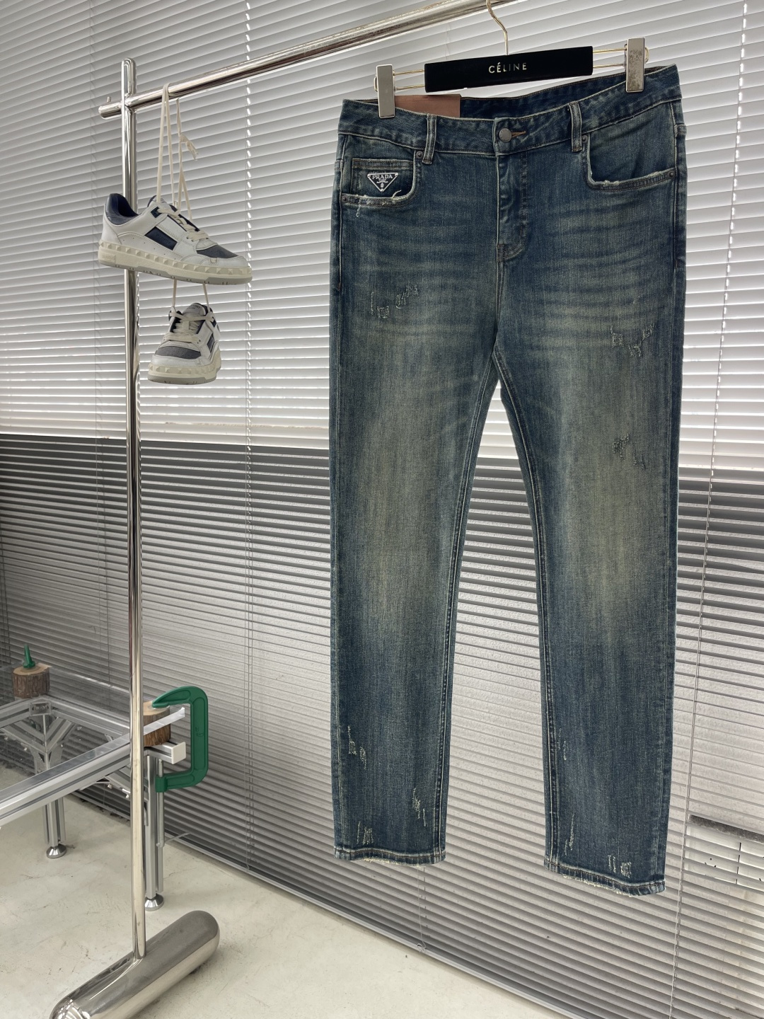 -PRAD 25秋冬完美洗水牛仔裤柔软亲肤面料 奢华头层牛皮腰牌 经典蓝洗水 奢华感订制面料 工艺+洗水