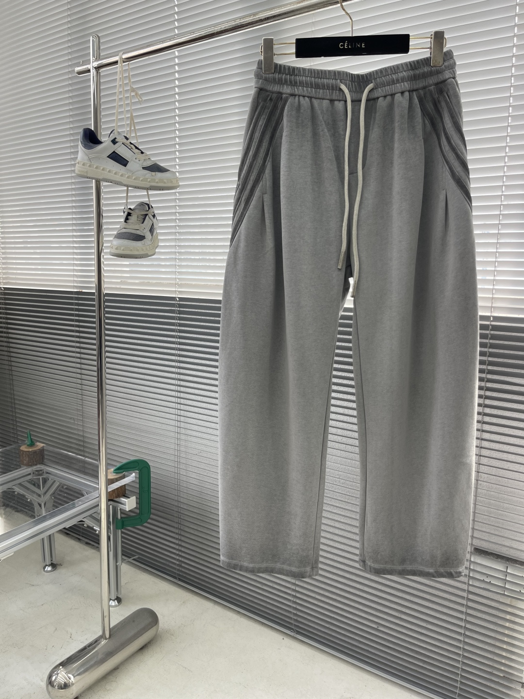 -Balenciag 三叶草联名 2025早秋新品 针织棉加厚面料男士运动户外休闲裤 每季必出的类型，无